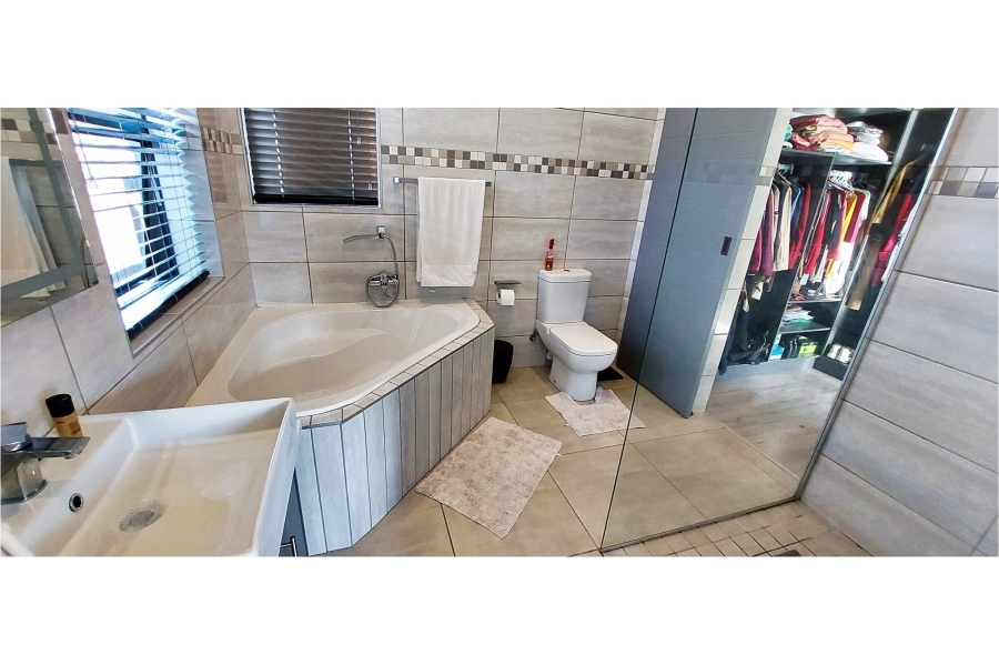 3 Bedroom Property for Sale in Blue Mountain Village Western Cape